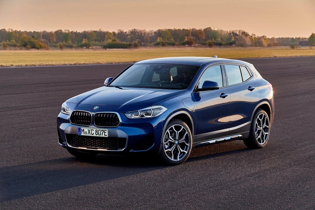 1634791-P90389832_highRes_the-new-bmw-x2-xdriv.jpg