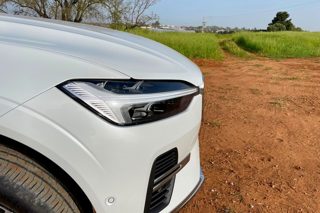 1660572-XC60 - 2.jpeg