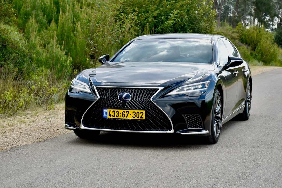 1643078-לקסוס LS מבחן דרכים - 1.jpeg