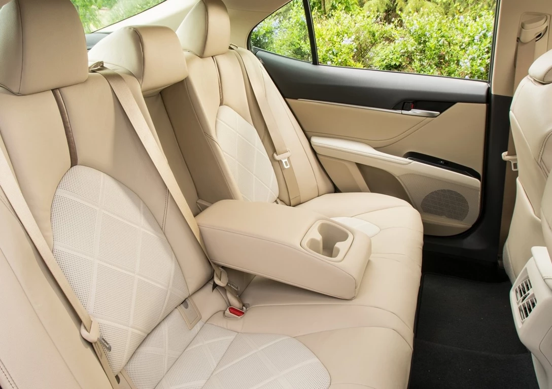 1595551-Toyota-Camry 8.jpg