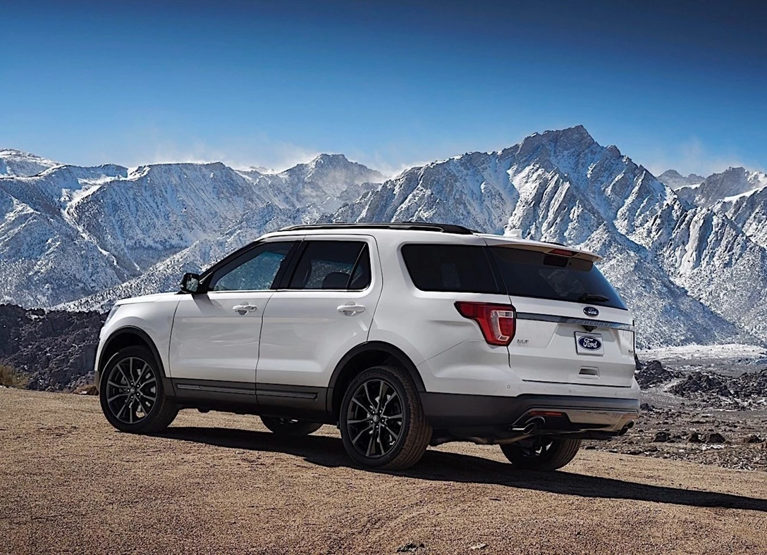 1646698-Ford-Explorer-2018-04.jpg