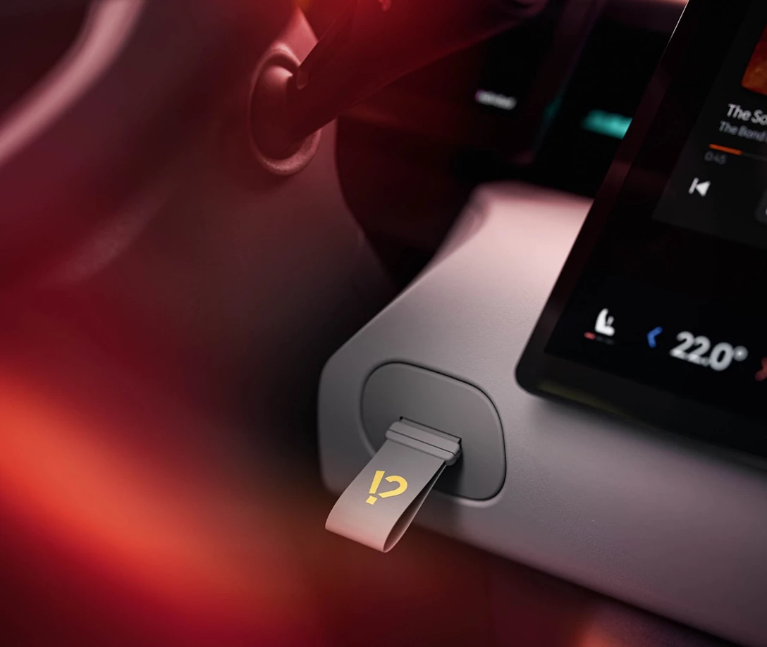 1703404-LYNKCO 02 Interior 01 Hires E0b3ad.jpg