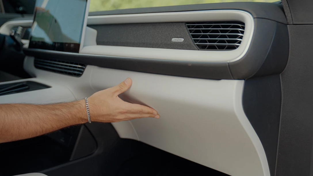 1701420-Xpeng G6 2024.00_35_38_06.Still061.jpg