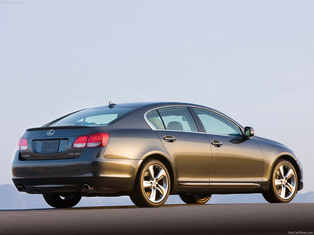 1590780-Lexus-GS 4.jpg