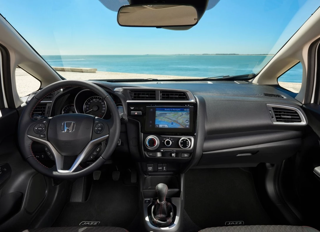 1642398-Honda-Jazz-2018-05.jpg