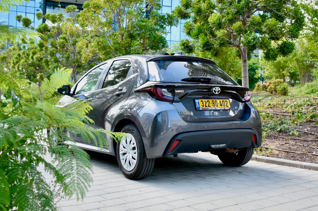 1647580-טויוטה יאריס 1.5 ל - 7.jpeg