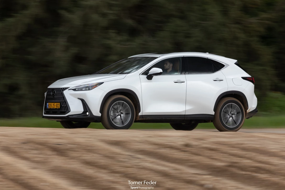 1657934-TF_Lexus-nx450h-285.jpg