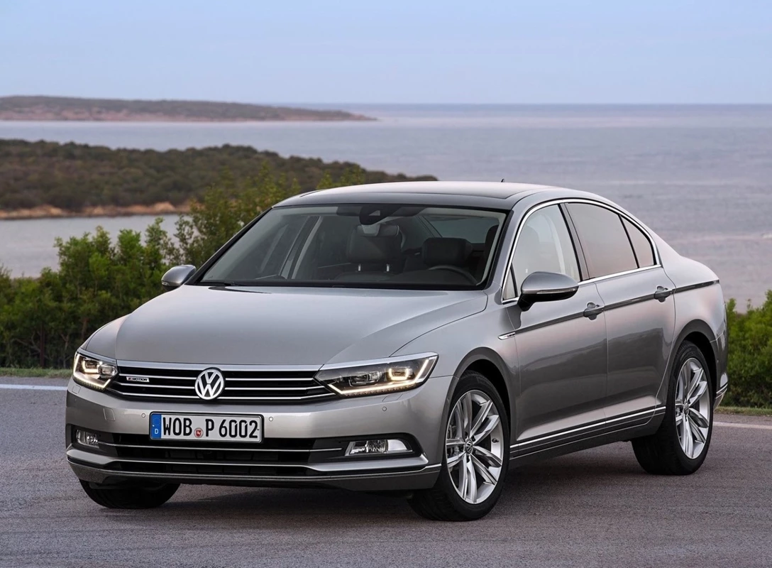 1666770-Volkswagen-Passat-2017-04.jpg