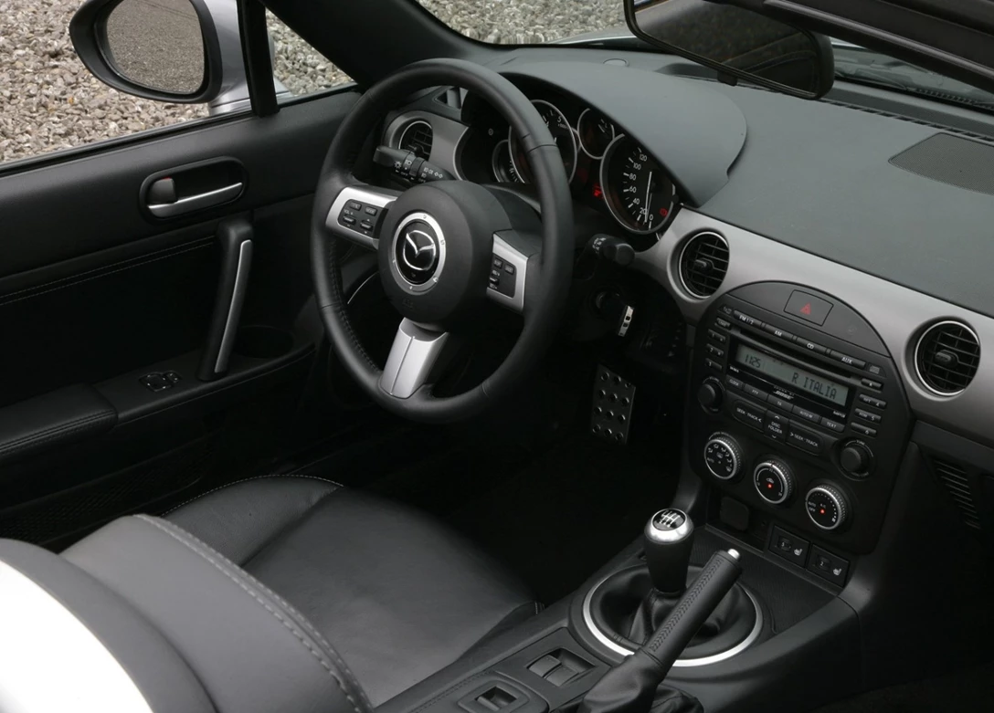1598108-Mazda-MX-5-2009-1600-33.jpg