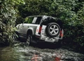 1639610-Land_Rover-Defender_110-05.jpg