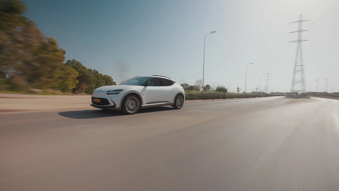 1679101-אוטו השנה 2023.00_43_08_22.Still040 copy-min.jpg