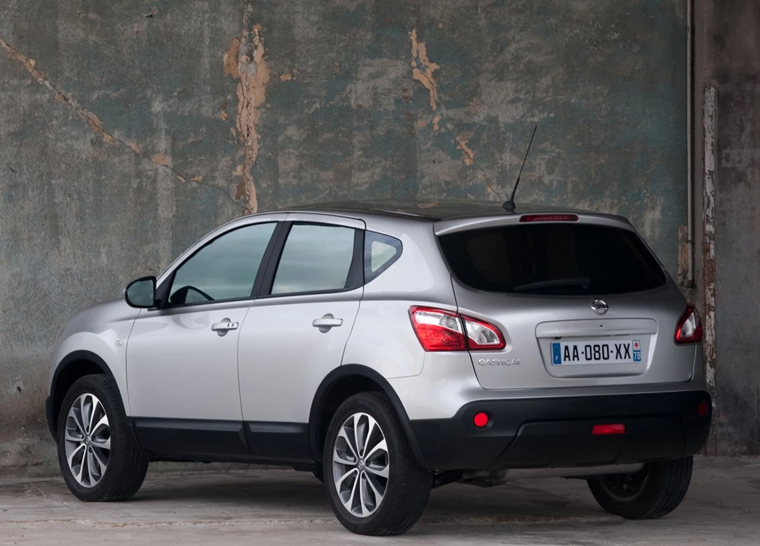 1687151-Nissan-Qashqai-2011-03.jpg