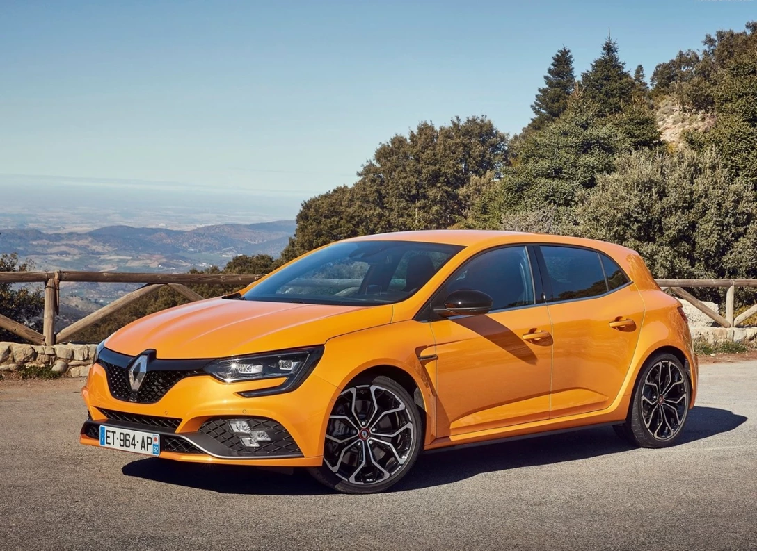 1660710-Renault-Megane_RS-2021-04.jpg