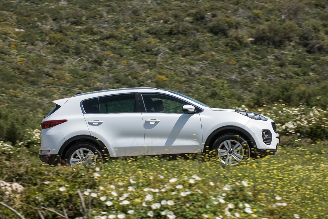 1594309-השוואתי פנאי - יונדאי טוסון מול מאזדה CX-5 מול פיגו 3008 מול קיה ספורטאז (38).jpg