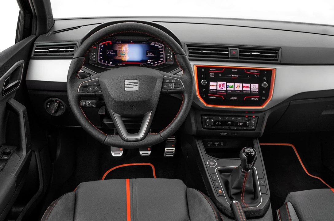1599939-SEAT-introduces-its-Digital-Cockpit-to-the-Arona-and-Ibiza_007_HQ.jpg