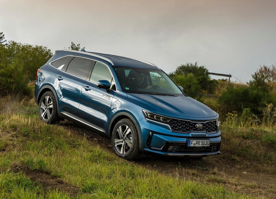 1651805-Kia-Sorento-2022-04.jpg