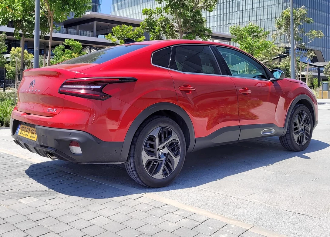 1702879-Citroen-C4_X-2024 (2)-YS.jpg