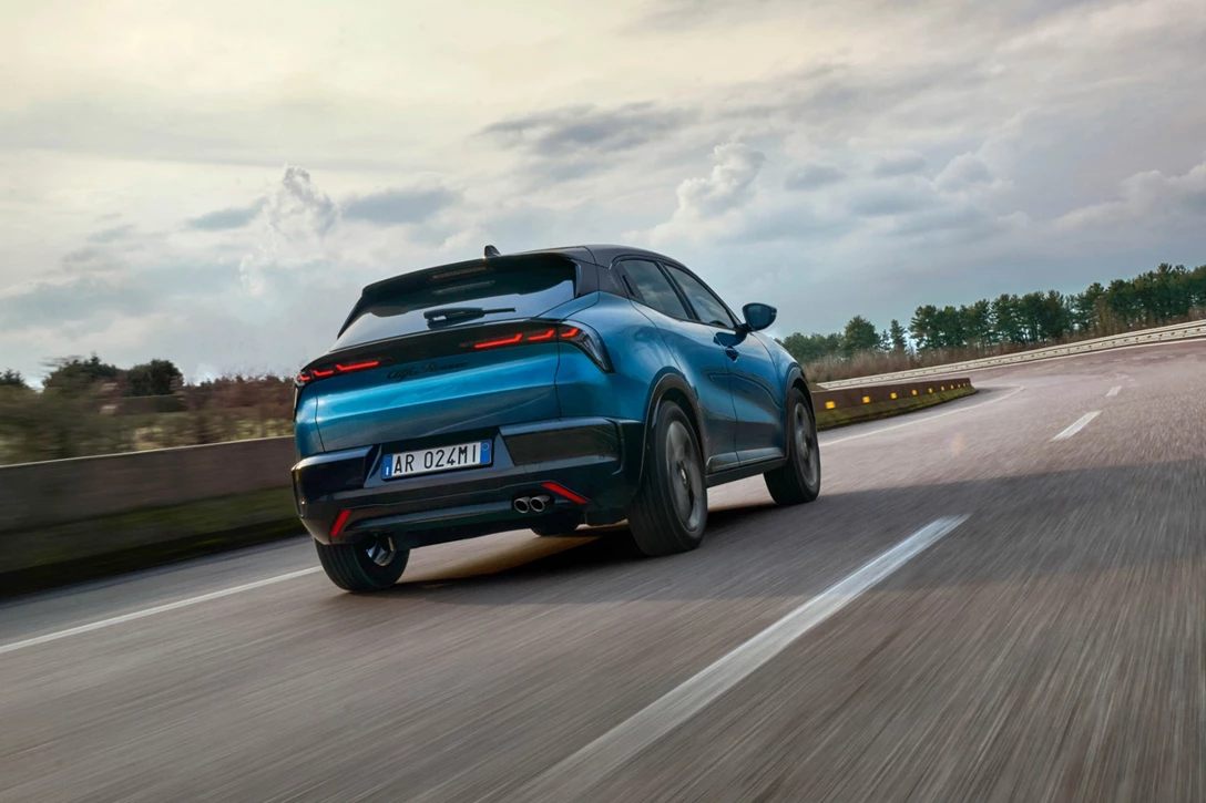 1705059-JuniorIbrida-Exteriors (2).jpg