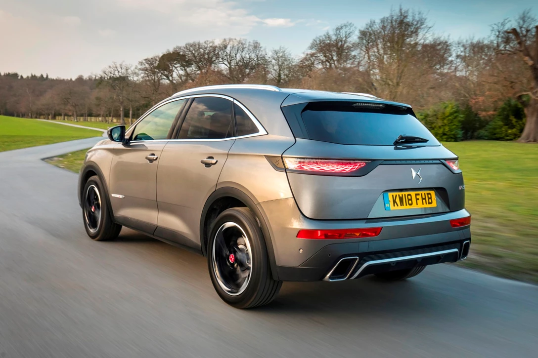 1606949-DS 7 CROSSBACK - PERFORMANCE Line (J).jpg