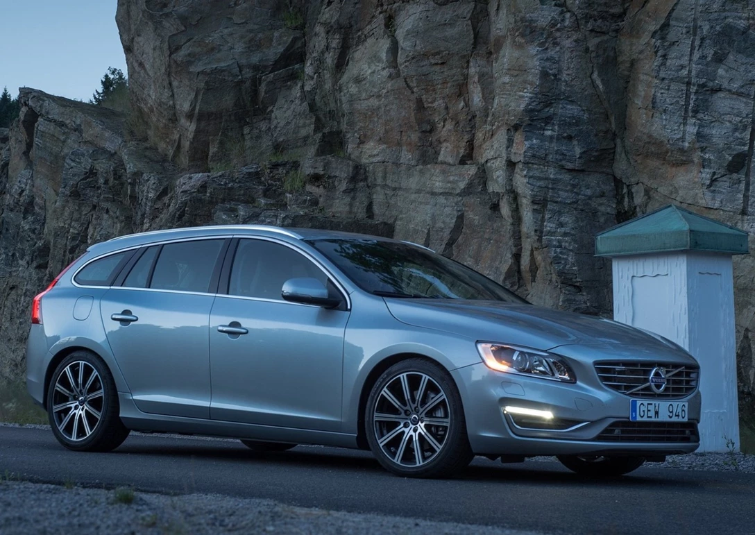 1635155-Volvo-V60-2014-03.jpg