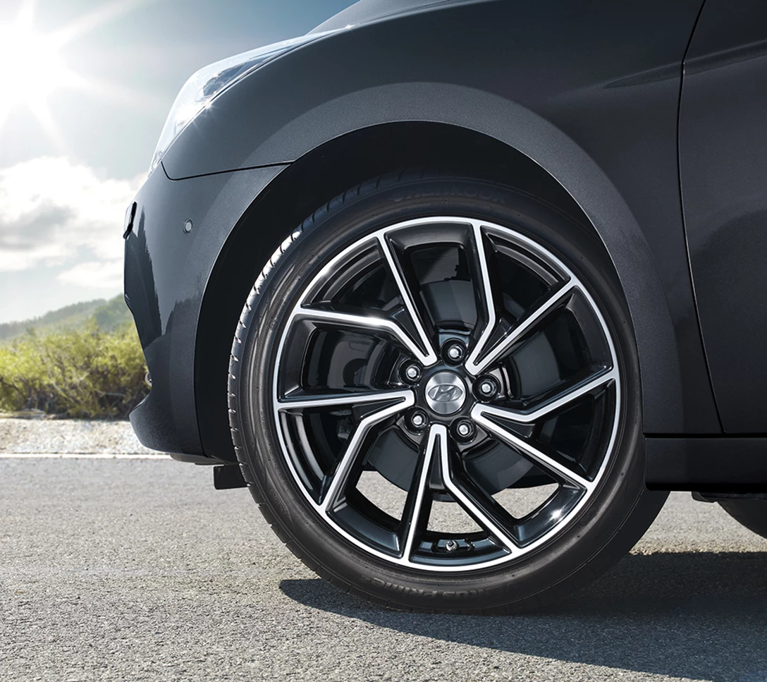 1604603-Hyundai i40 (9).jpg