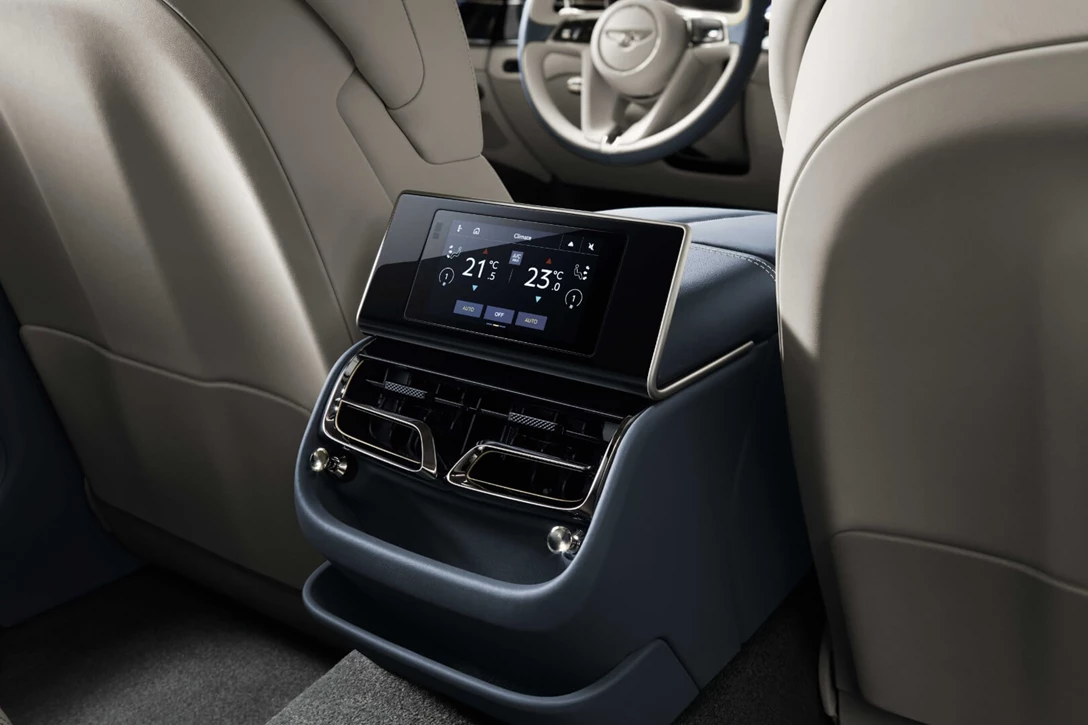 1617787-New Bentley Flying Spur 15.jpg