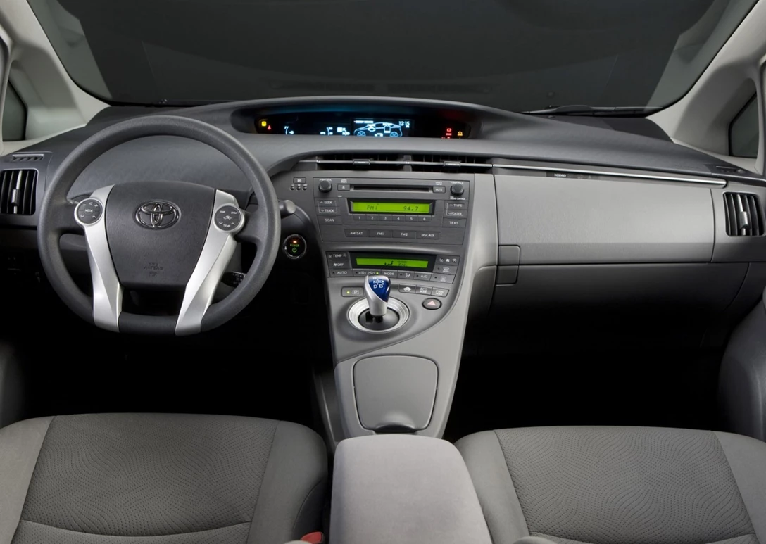 1598322-Toyota-Prius-2010-1600-1c.jpg