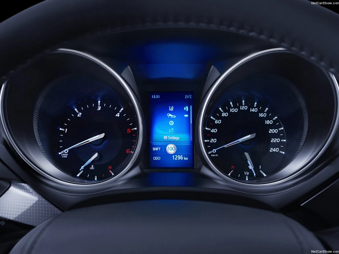 1583810-Toyota-Avensis 5.jpg