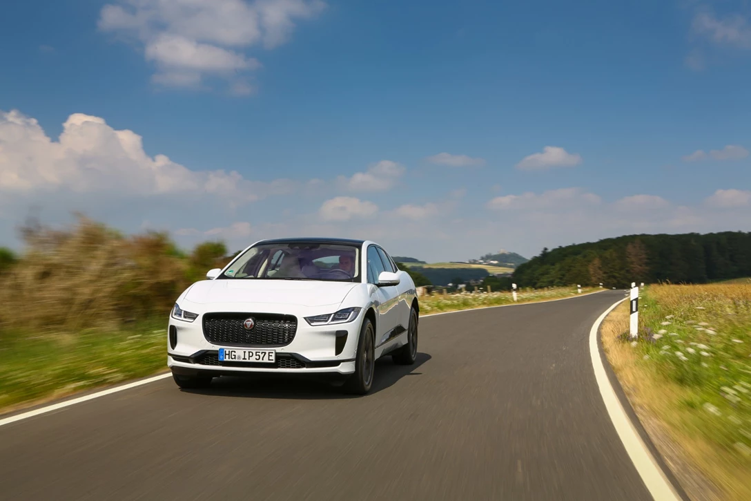 1603752-יגואר i פייס השקה עולמית (4).jpg