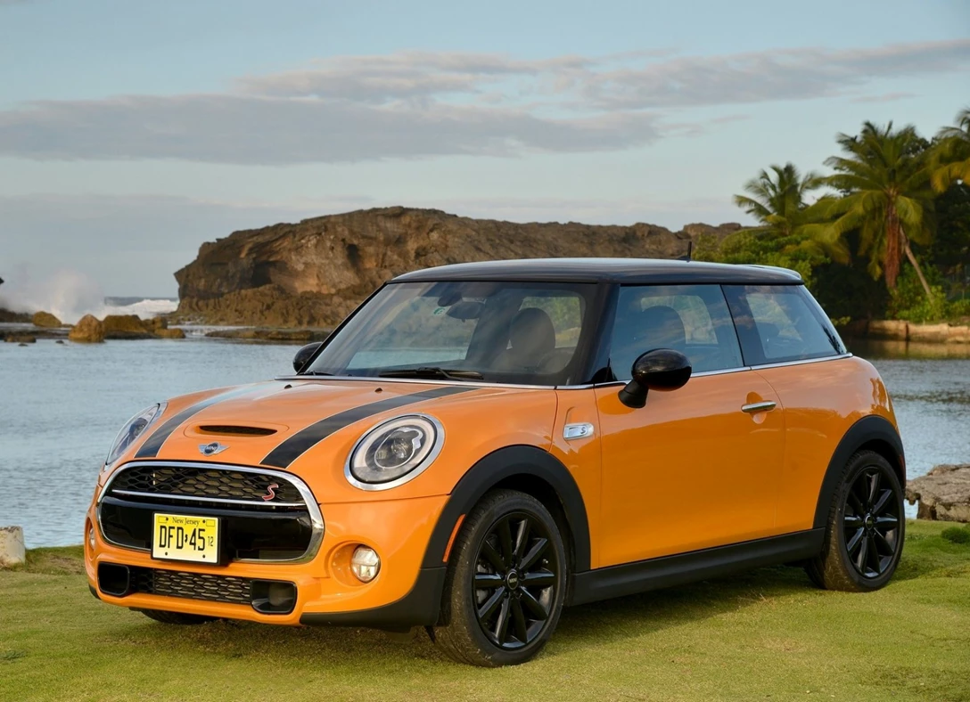 1659220-Mini-Cooper-2015-11.jpg