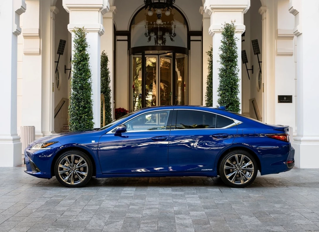1664456-Lexus-ES_EU-Version-2021-02.jpg