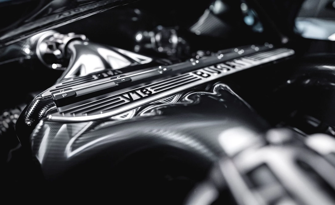 1698047-15 BUGATTI-World-Premiere-Presskit-Images-min.jpg