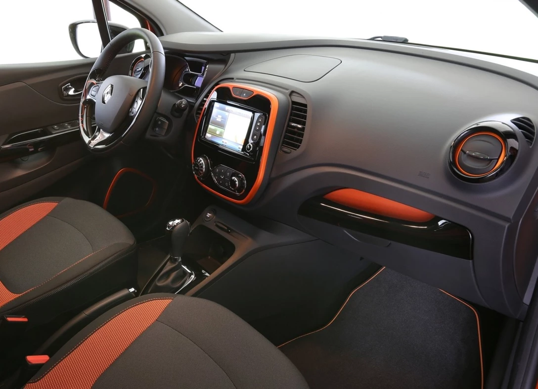 1647899-Renault-Captur-2014-05.jpg