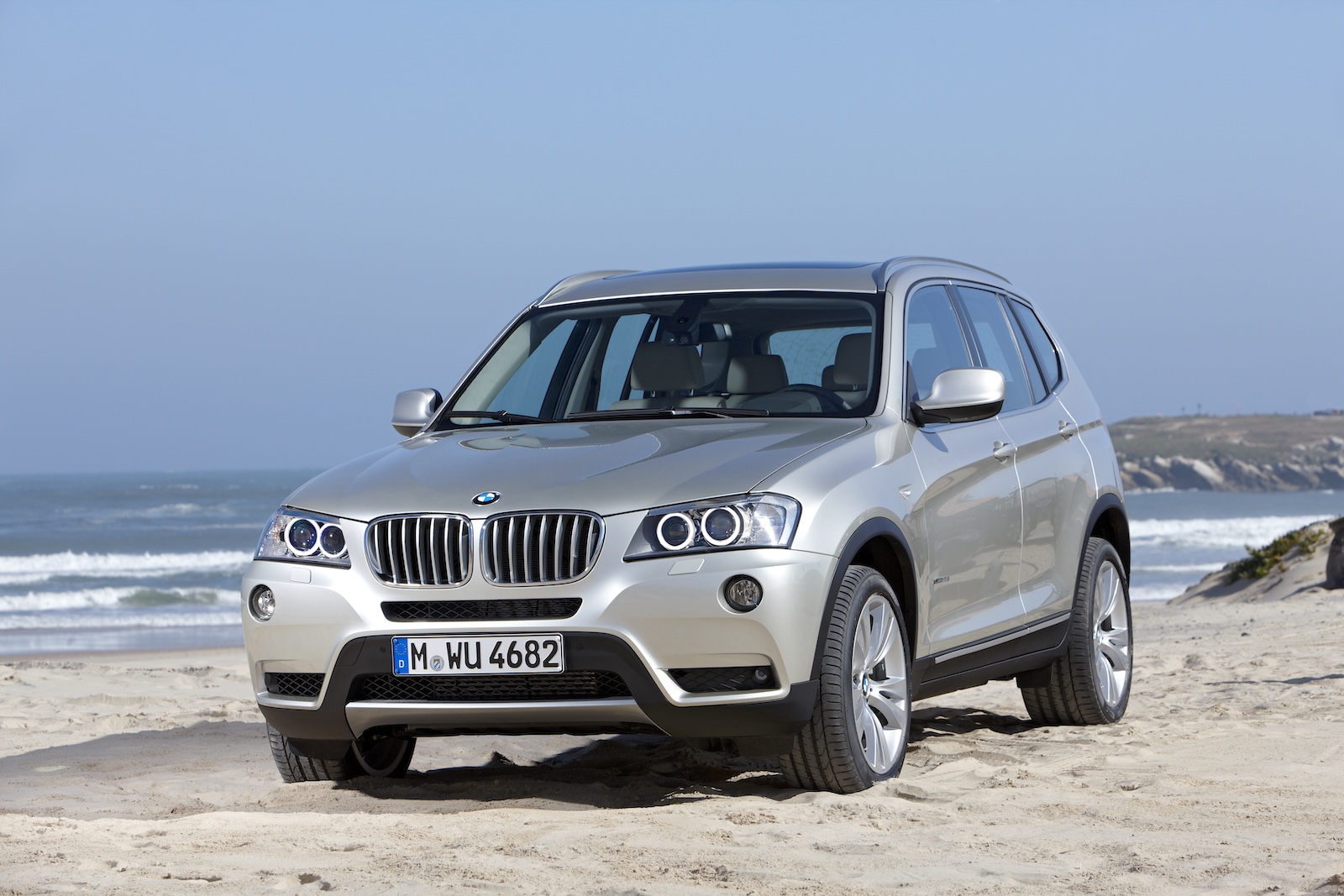 1588824-BMW-X3 15.jpeg
