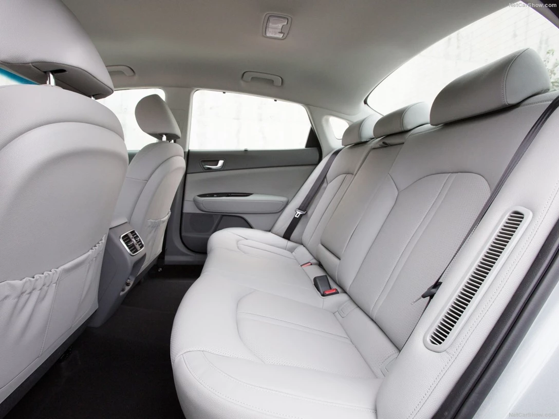 1588175-Kia-Optima_Plug-In_Hybrid 5.jpg