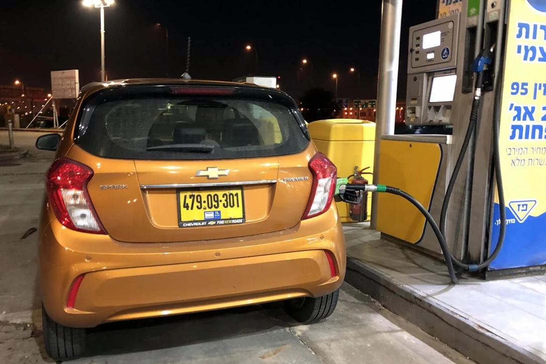 1628802-09-תדלוק לילה בחזרה - שוב בחגור (2).jpg