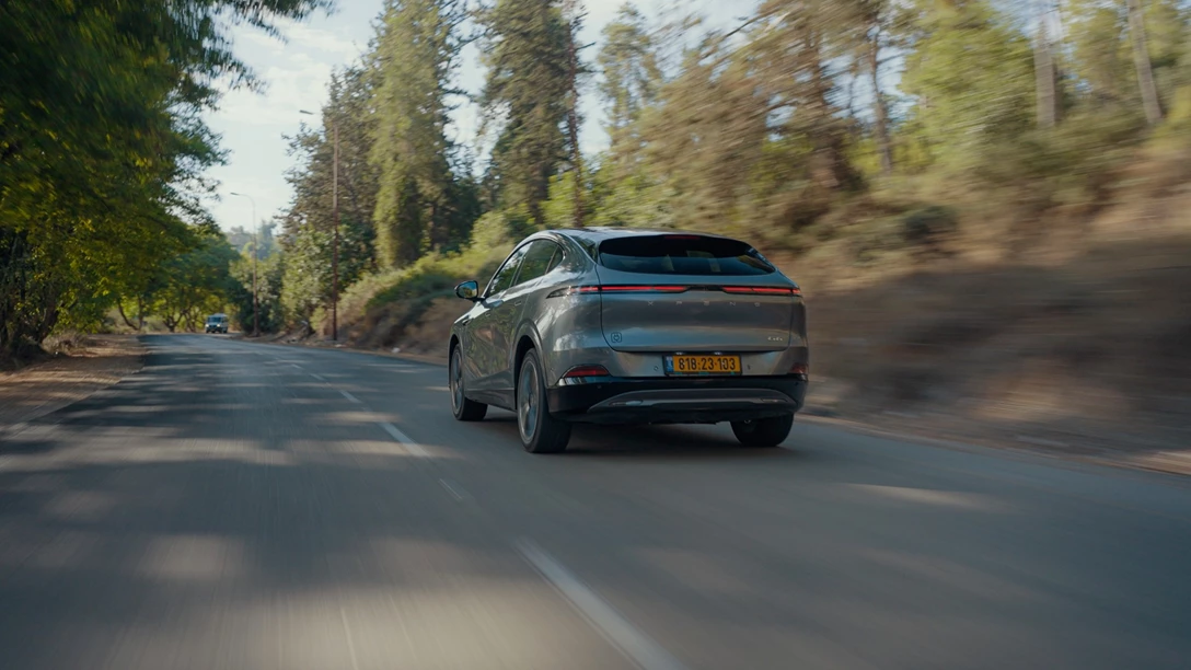 1701364-Xpeng G6 2024.00_11_53_12.Still005.jpg