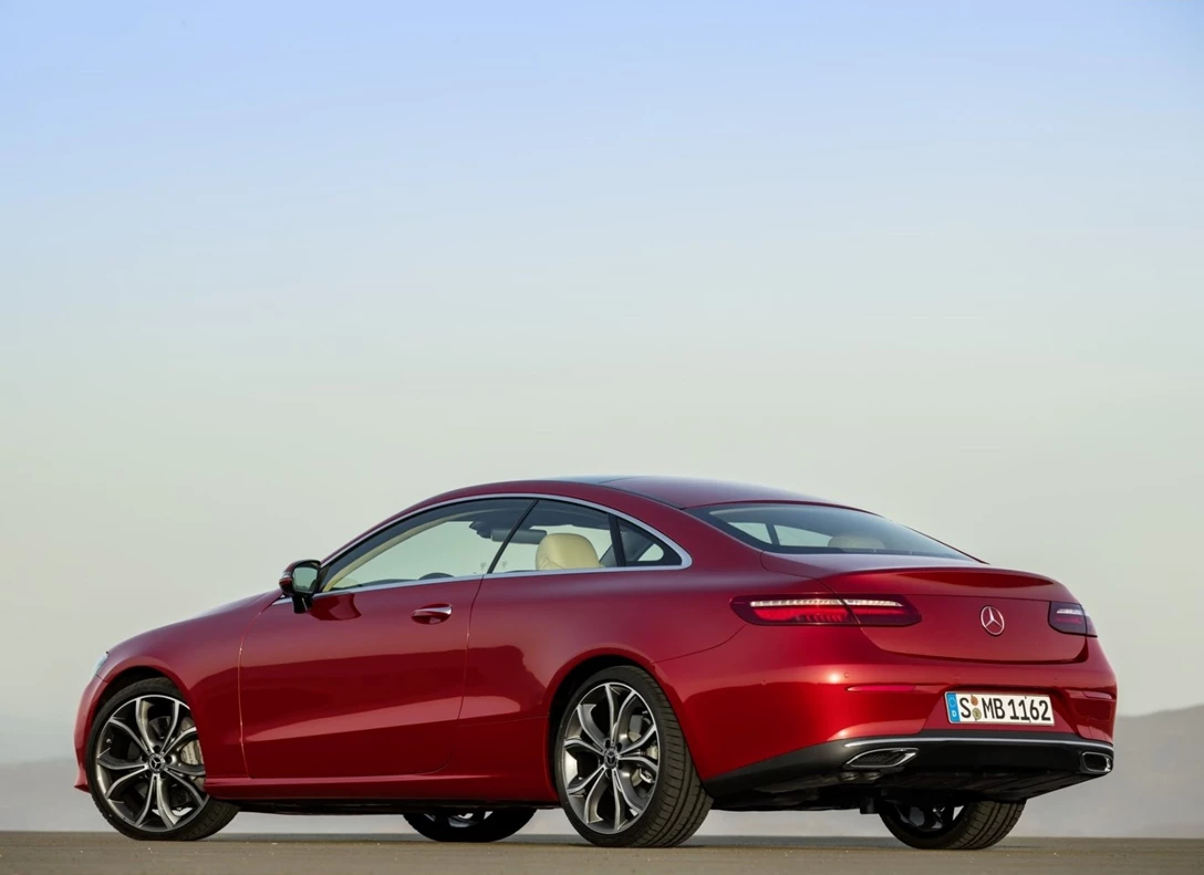 1660644-Mercedes-Benz-E-Class_Coupe-2019-02.jpg