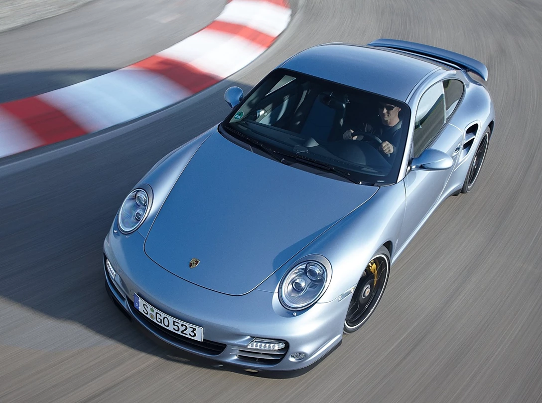 1686854-Porsche-911_Turbo מספר 6-min.jpg