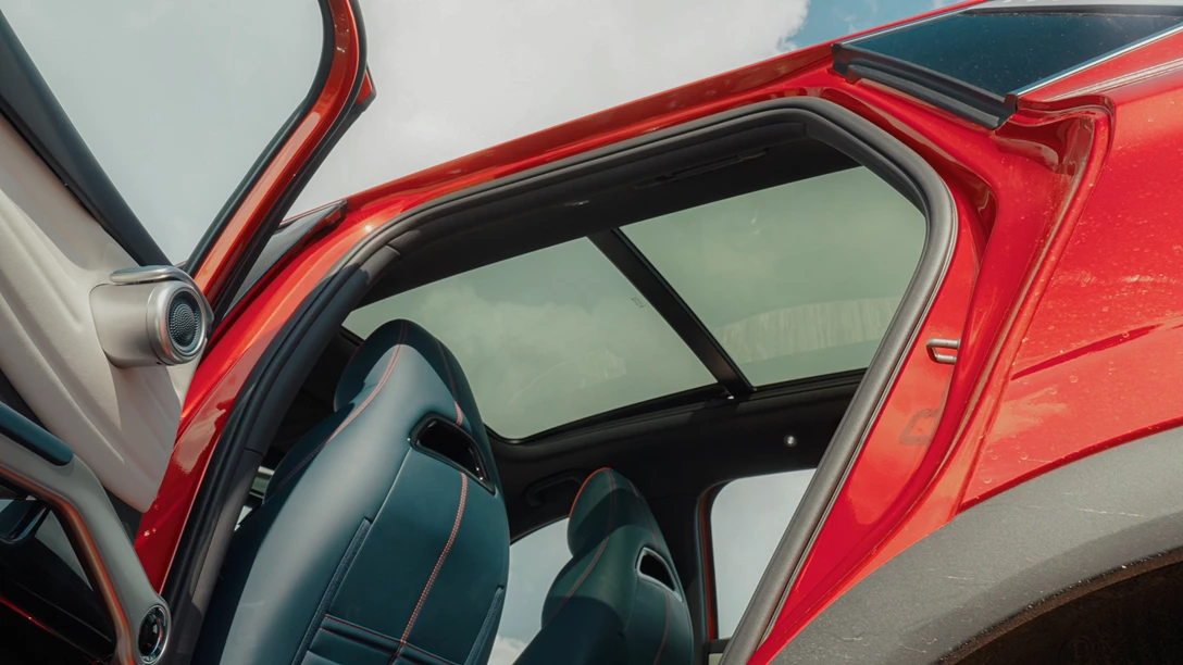 1673512-BYD ATTO 3 vs Geely Geometry C.01_08_56_08.Still073 copy.jpg