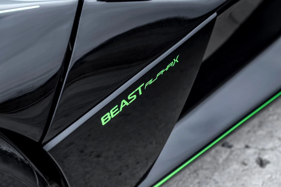 1590363-zrezvani_beast_alpha_x_black.jpg