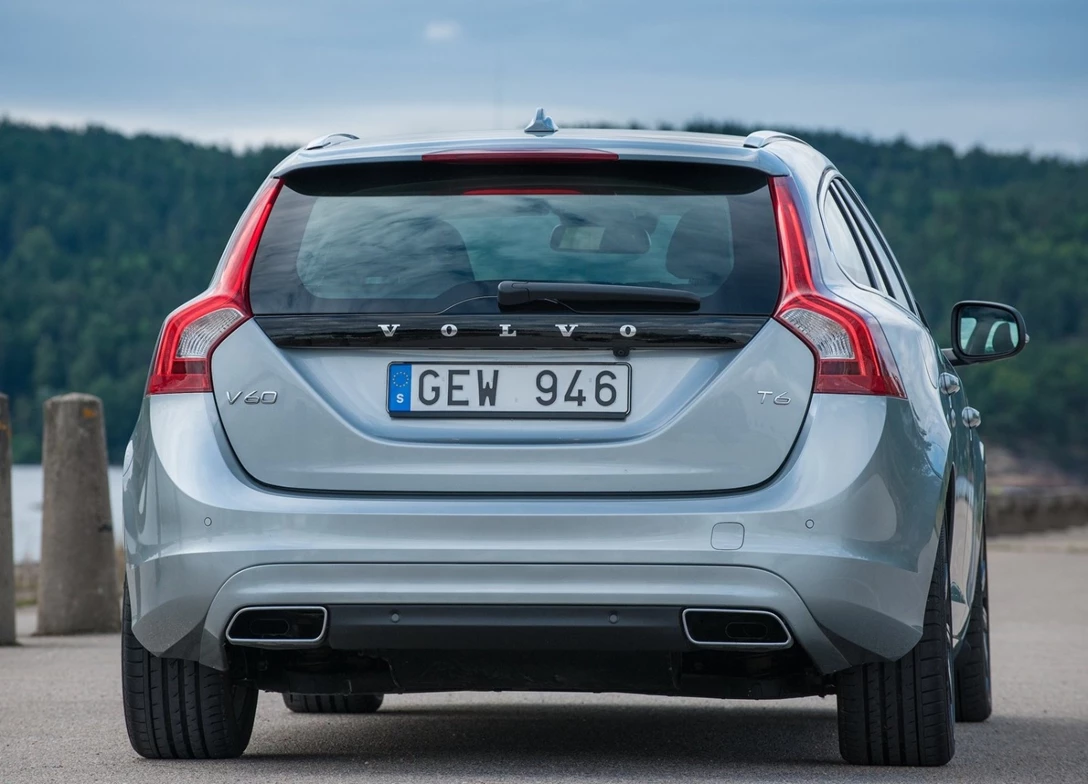 1635151-Volvo-V60-2014-06.jpg