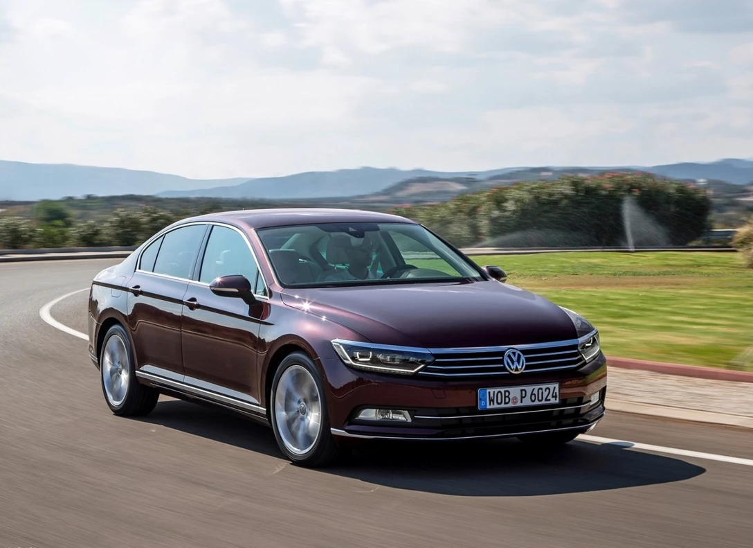 1666736-Volkswagen-Passat-2019-04.jpg