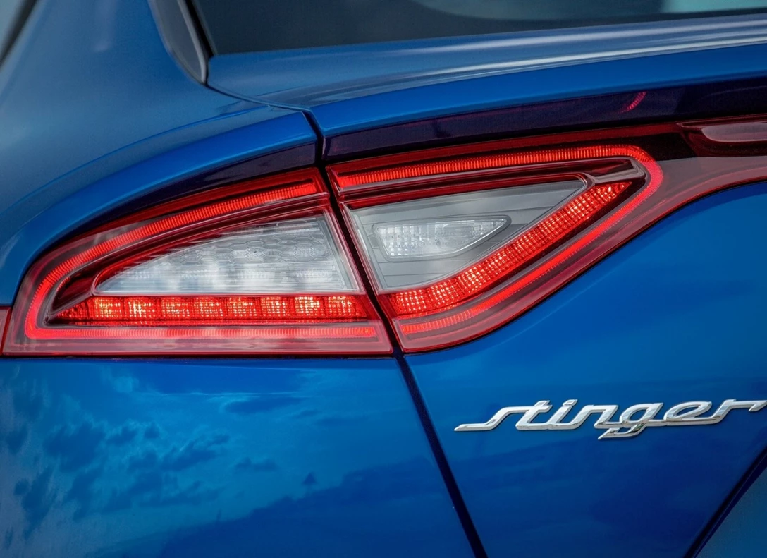 1670167-Kia-Stinger-2019-12.jpg