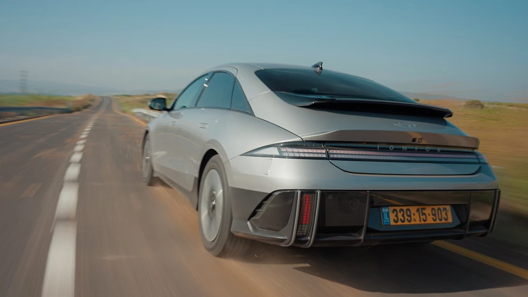 1682651-Hyundai IONIQ 6 2023.00_31_02_24.Still092 copy-min.jpg