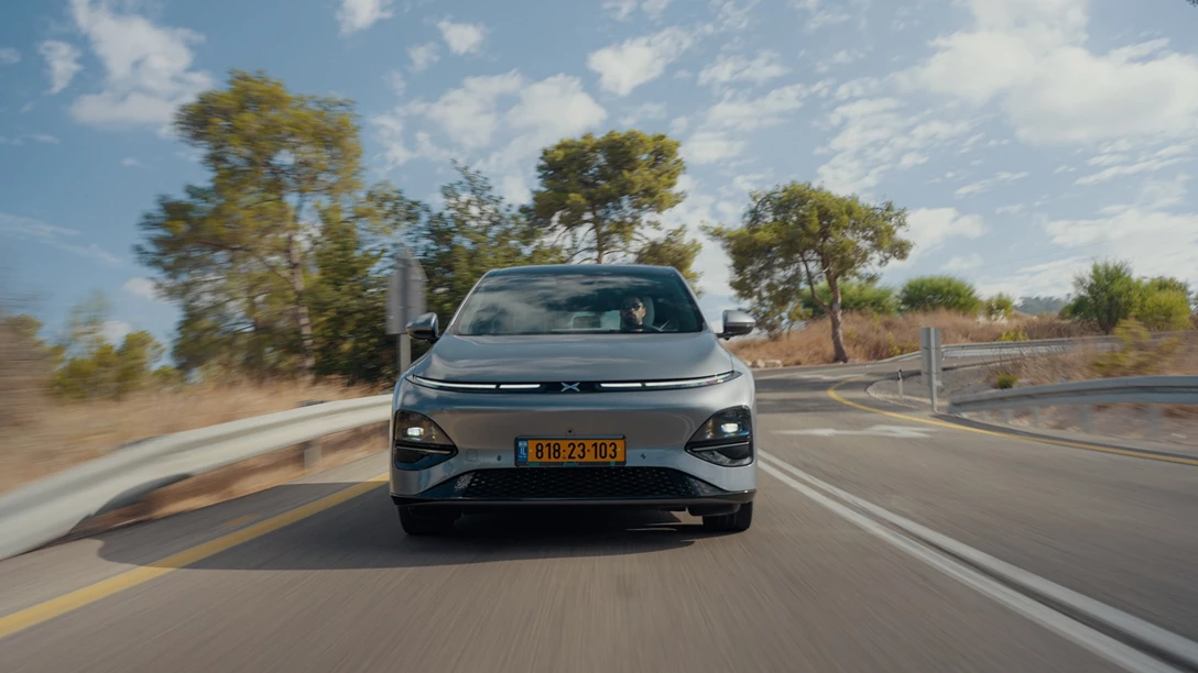 1701405-Xpeng G6 2024.00_33_39_07.Still018.jpg