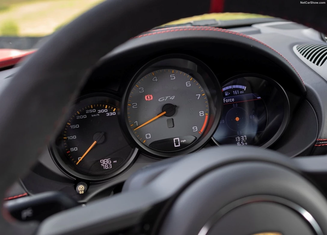 1703246-Porsche-718_Cayman-2024 (11).jpg