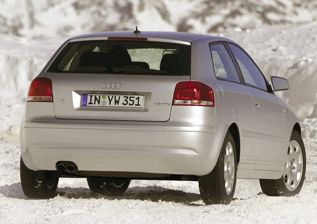 1597872-Audi-A3 3.jpg