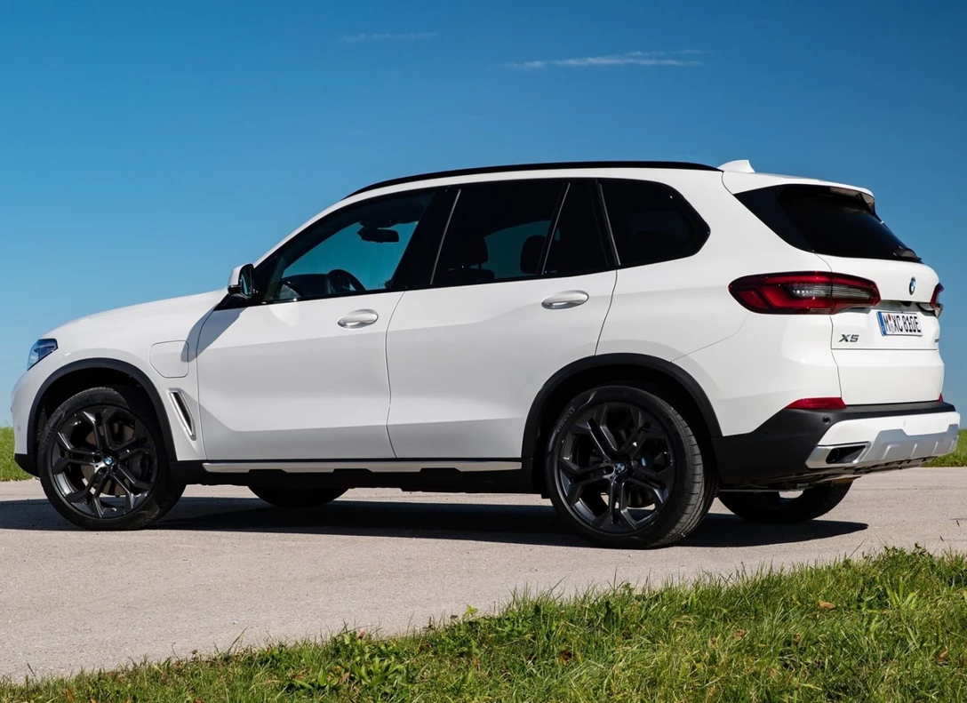1643785-BMW-X5-2020-02.jpg