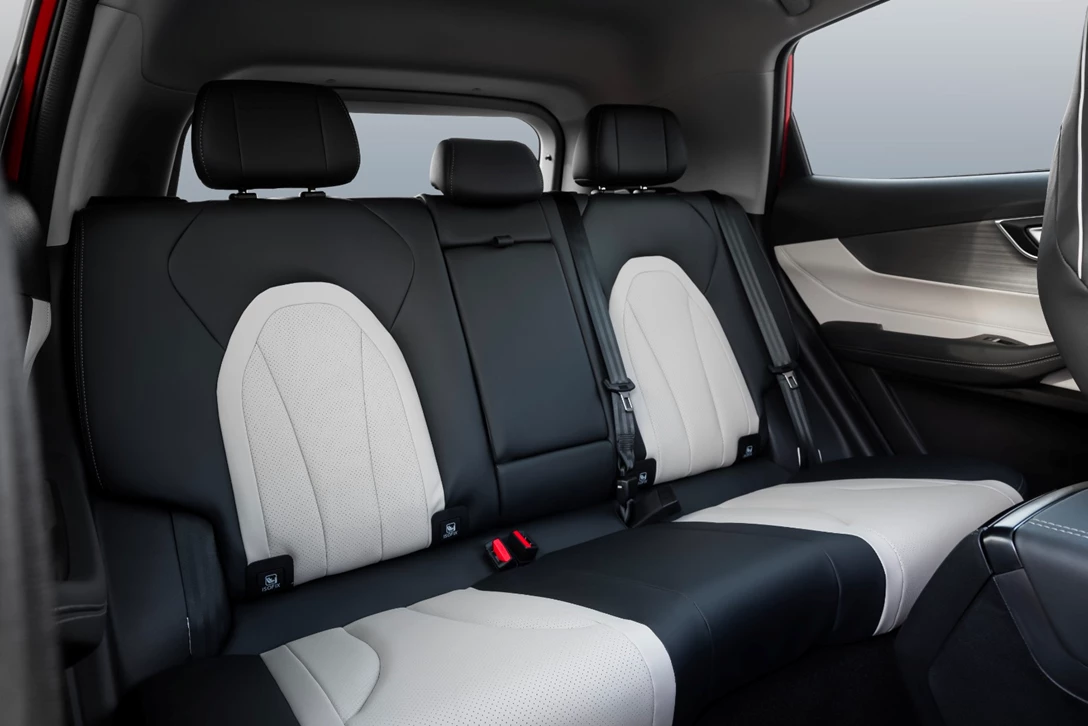 1705358-Tiggo 4 - interior01-04.jpg